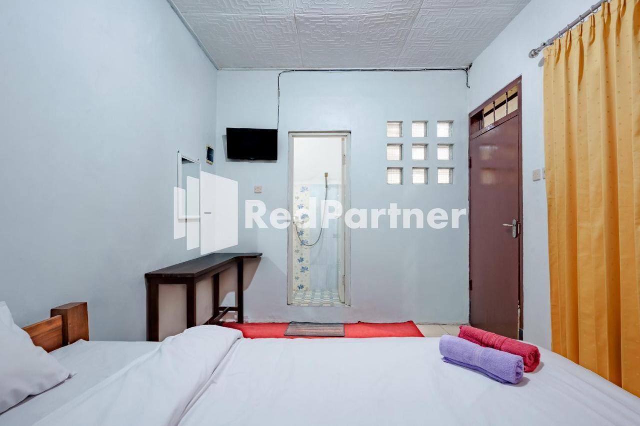 Nafisa Homestay Syariah Near Jatim Park 3 Batu Mitra Reddoorz Malang Buitenkant foto