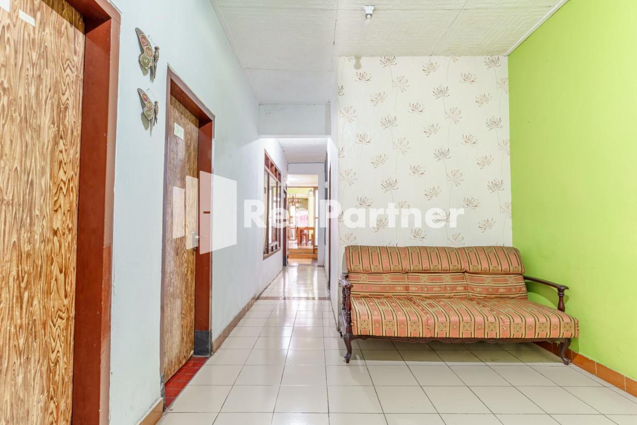 Nafisa Homestay Syariah Near Jatim Park 3 Batu Mitra Reddoorz Malang Buitenkant foto
